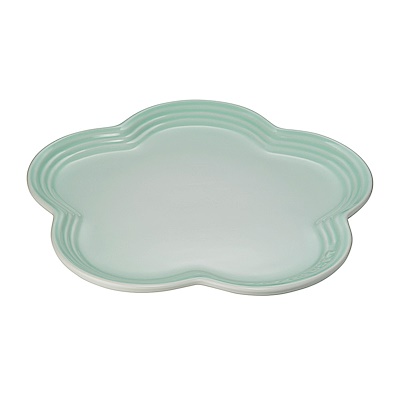 氣孔密度低，吸水率低，細膩光滑 適合在烤箱、微波爐和洗碗機使用 通過全球標準嚴格鉛鎘測試 顏色多樣，隨意點綴餐廚空間