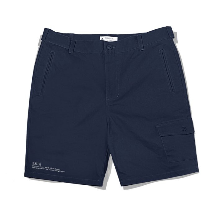 *品牌:B-SIDE*材質:100% COTTON (重磅純棉)擷取軍褲元素並加以修正的5 POCKETS M SHORTS，以相當厚實的純棉面料與剪裁細節呈現!!磨毛處理過後的厚質面料，帶出厚質面料