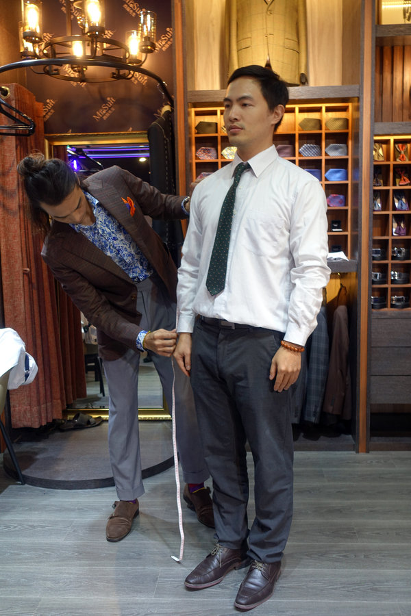 桃園西服推薦-西服先生，X-PLUS創世界服飾聯合展示會，進口日本高精密科技裁剪床、獨立設計師團隊，快速、合身的平價桃園訂製西服