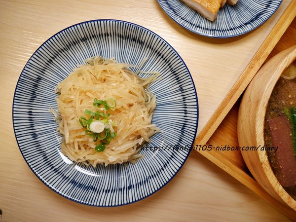 【汐止美食】鄉下人-豬血湯肉燥麵 #古早味 #豬血湯 #燙青菜 #香辣麵 路邊攤價格，冷氣開放文青風店面 (14).JPG