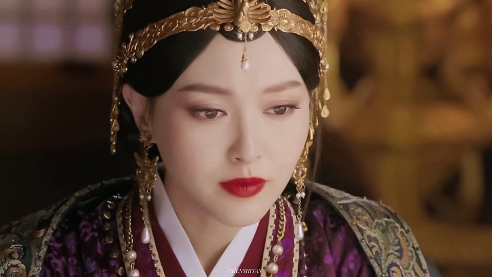 古裝劇「美絕人寰的皇后造型」1：唐嫣 飾演《燕雲台》蕭燕燕