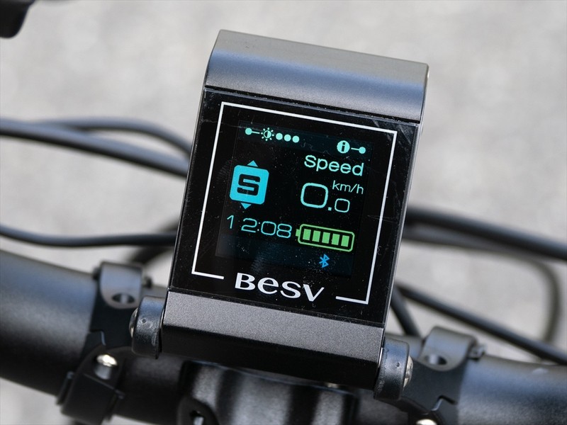 オシャレだけど走りはガチのe-bike！ BESV「PS-1」は電動アシストが切れても快適に走れる（アスキー）