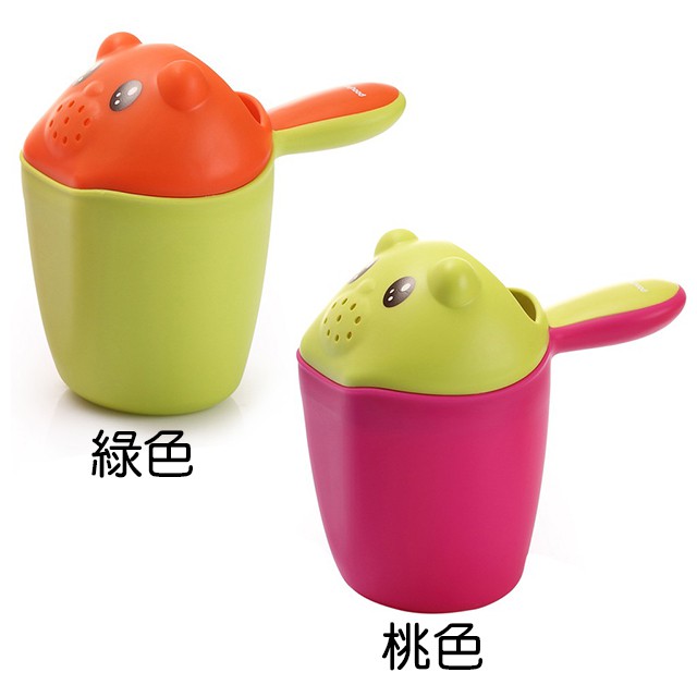 溫和出水不刺激⭐加大進水口，盛水更方便⭐握柄設計寬扁又圓滑，手感舒適、輕鬆好握⭐花灑水柱設計，水量剛剛好，溫和出水不刺激⭐將洗頭盃的蓋子取下，可當水瓢使用⭐鮮艷顏色配上可愛小熊造型，讓洗澡不再枯燥乏味