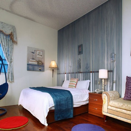 一陣海浪從遠而近奔騰而來，喚起你與大自然緊密的連結。 唰~唰~是海的聲音，是波濤、是節奏、是氣息，是從未消失的記憶。 “海天濱海民宿”伴您乘風破浪~築夢追憶~ ■民宿地址:頭城鎮濱海路二段387號 ▲