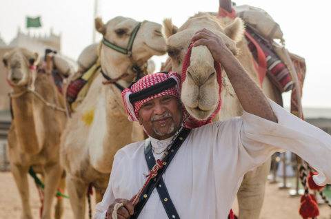 Cuma Di Arab Saudi Unta Bisa Sama Kerennya Dengan Model Papan Atas