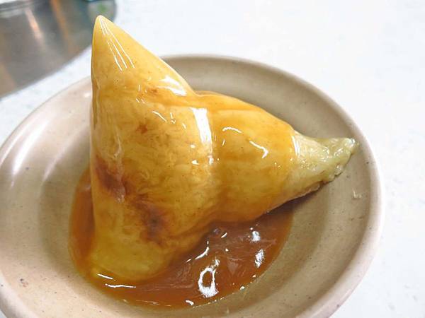 【新莊美食】佳米香肉粽-美味又便宜的南部肉粽 【新莊美食】佳米香肉粽-美味又便宜的南部肉粽