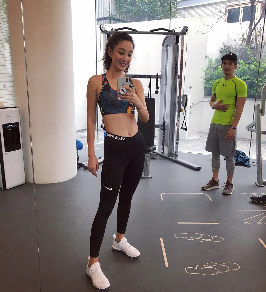 《乘風破浪的姐姐》美腿女神8：鄭希怡