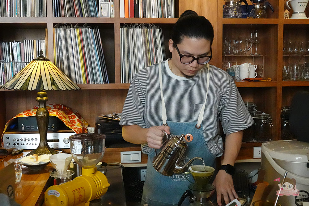 高雄 有。咖啡 自家烘焙咖啡豆 日式本格派手沖咖啡 Kono點滴式手沖 金澤式手沖 kono賽風 自家烘焙咖啡豆 義式咖啡 定食 甜點 小酌 私選音樂