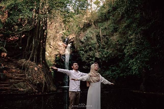 10 Potret Prewedding Ega Rafly D Academy Di Alam Terbuka Romantis Brilio Net Line Today