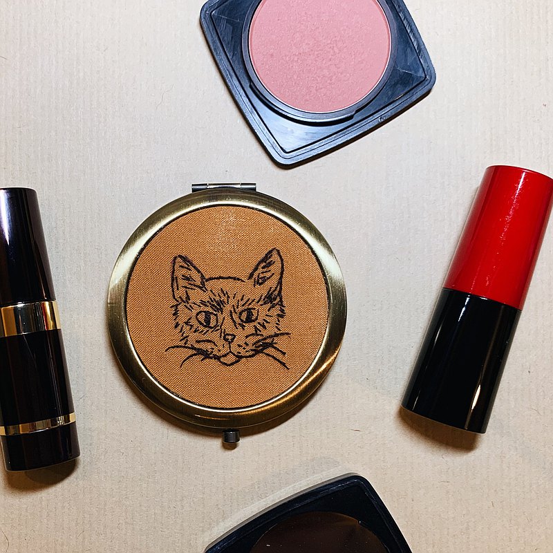 手工刺繡 貓咪隨身鏡 Embroidered Cat Compact Mirror