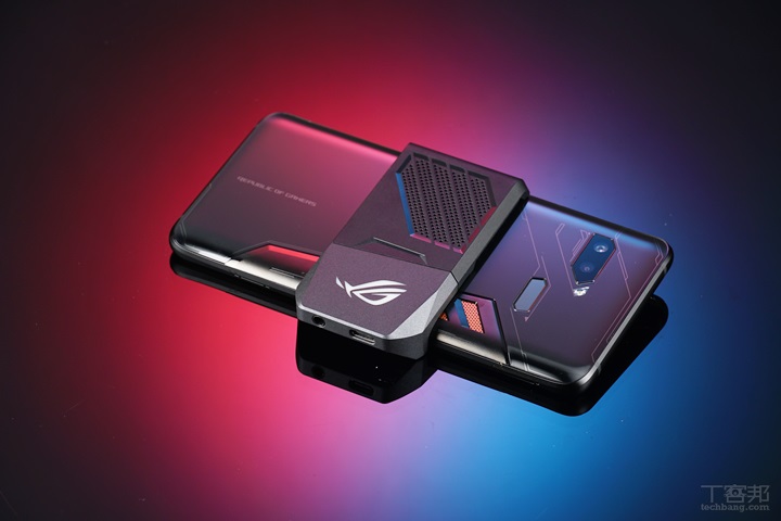 華碩 ROG Phone 大全套開箱！重新定義電競手機樣貌