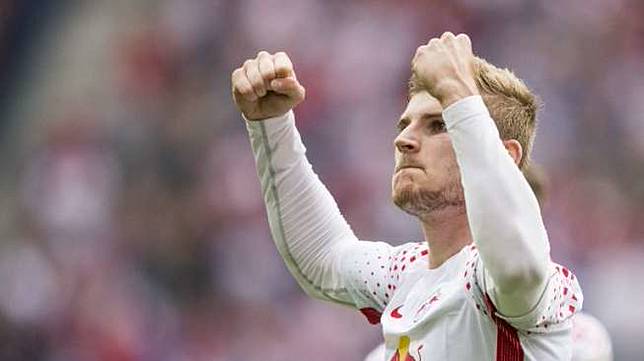 Striker Leipzig Timo Werner merayakan golnya. ROBERT MICHAEL / AFP