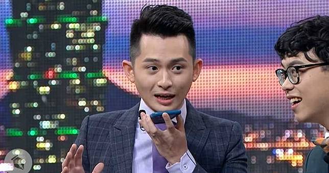 韓國瑜今晚初登場！《博恩夜夜秀》聲明偷「藏頭」　網笑：原來要直著看
