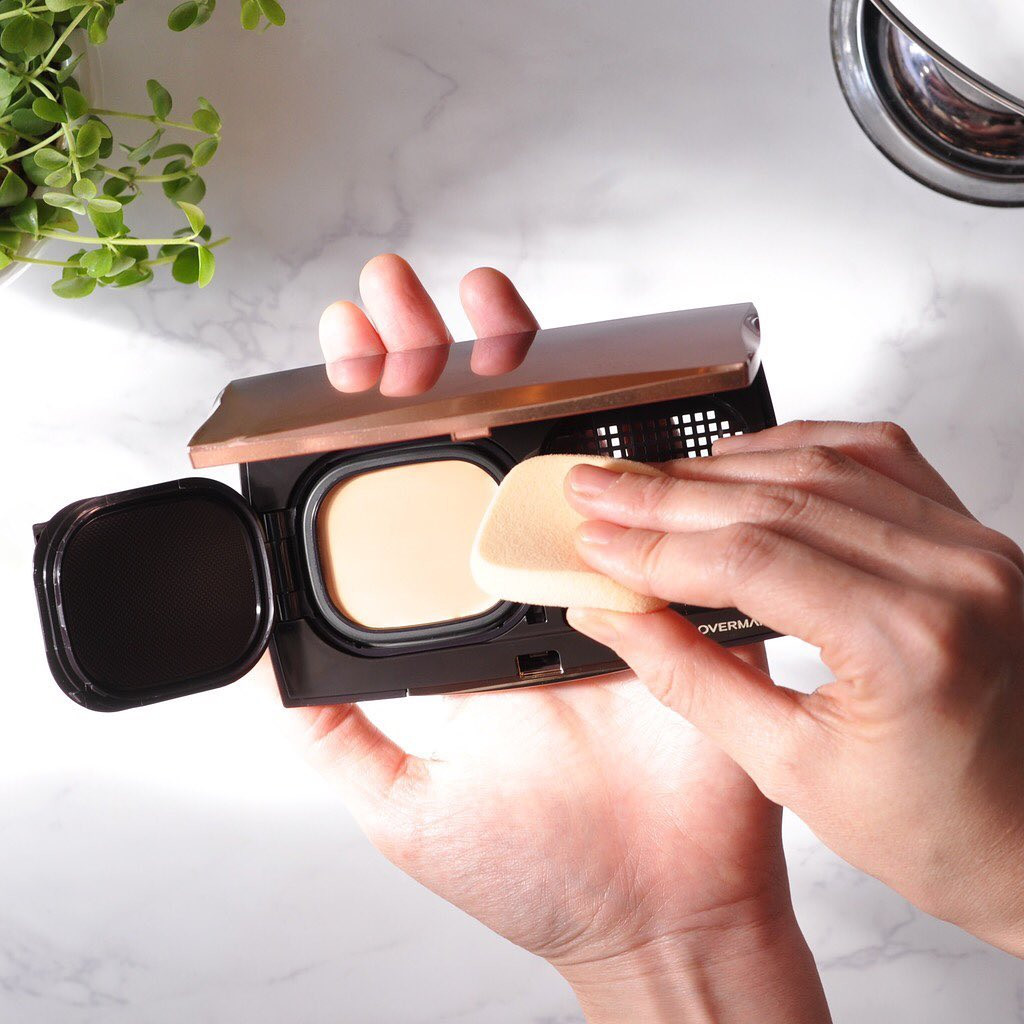 化妝師透亮底妝4技巧！粗毛孔、斑駁白芝麻皆改善，暗沉粉底變修容、雷粉底也有神妝效