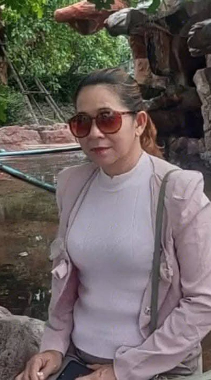 แดง