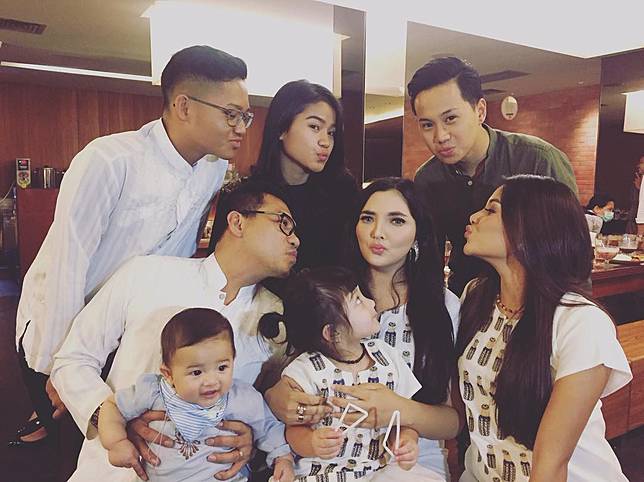 Gaya Pacaran Aurel-Bani, Akrab dan Sering Kumpul Bareng Keluarga