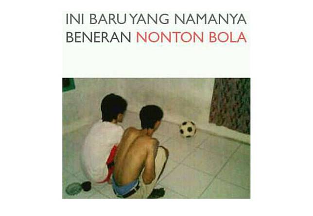 10 Meme Nonton Bareng Piala Dunia Paling Kocak Di Internet