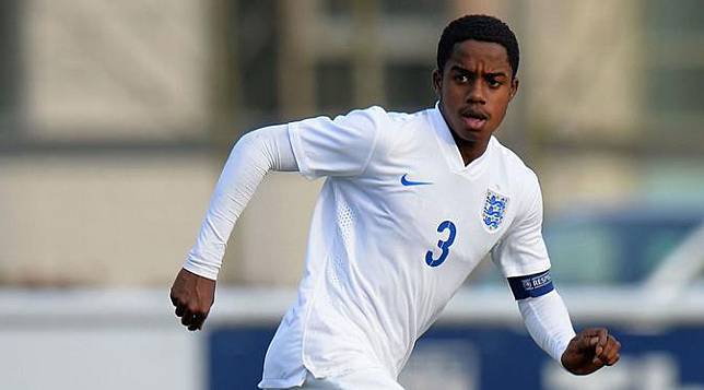 ™  Wonderkid Fulham Tolak Pinangan MU dan Liverpool