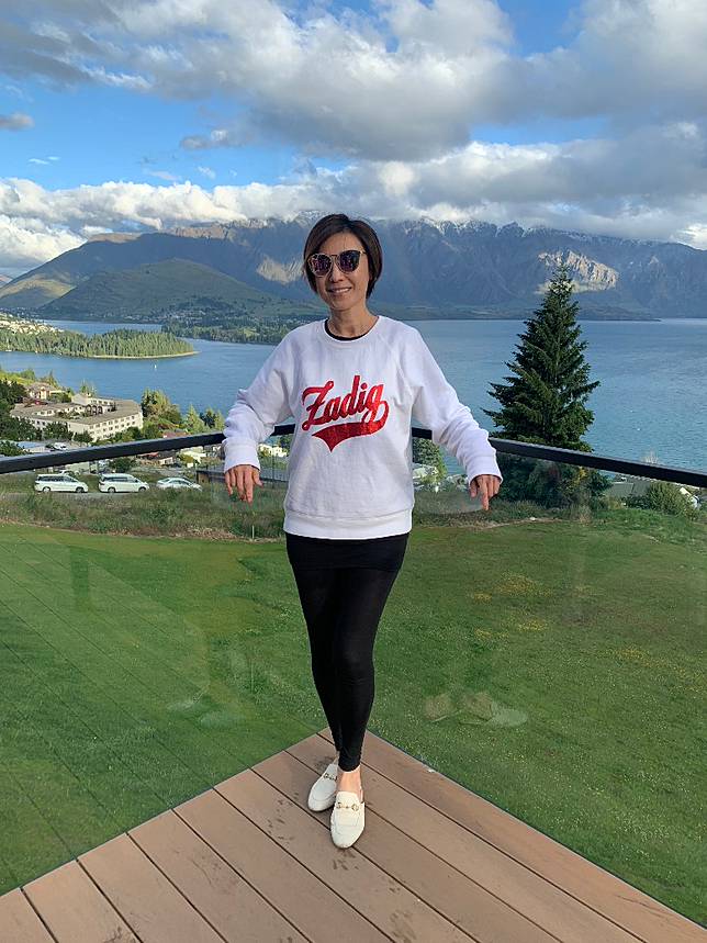 全家人使命周美鳳去澳洲圓媽咪遺願