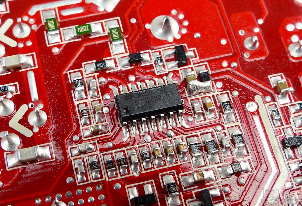 APFC 控制器為 CM6500