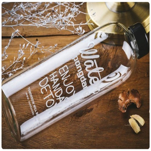 【Water 1000ml】送杯袋 材質:高硼矽玻璃(耐冷耐熱度數 -30~100) 尺寸:約高23.5x直徑8.5 cm、瓶口內直徑約2.9 cm 韓國時尚玻璃杯 超大容量1L水杯 高硼矽玻璃瓶 隨