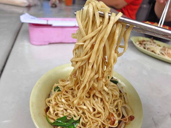 【板橋美食】阿婆古早味意麵-充滿油蔥香的乾意麵