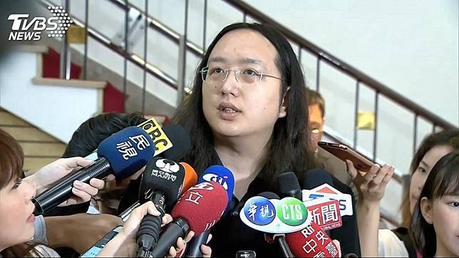 唐鳳近日在國際間爆紅 (圖／TVBS)