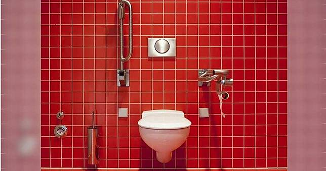 上班時間躲在廁所休息　新馬桶減少偷懶機會