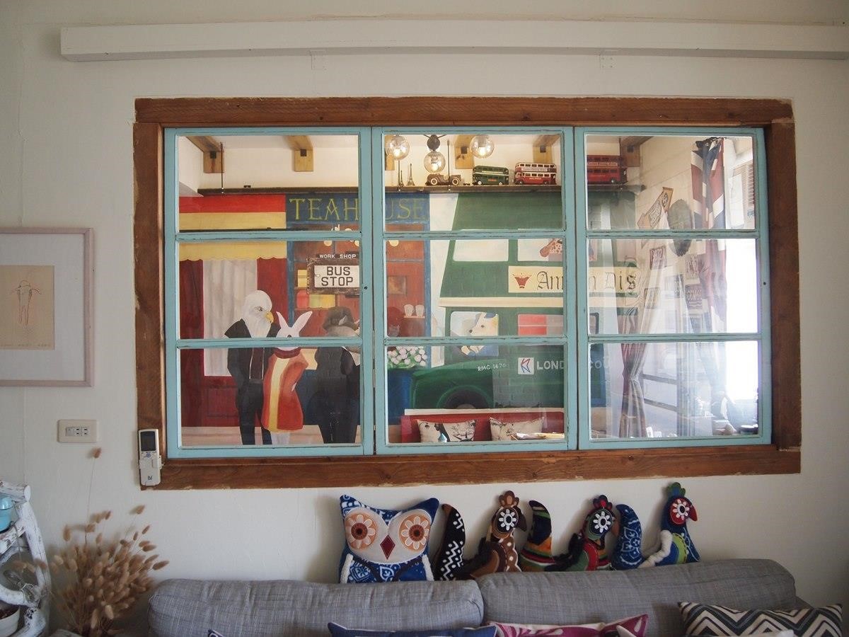 從客廳望向書房。