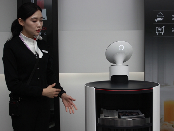 發展AI智慧企業，這些是LG在韓國推出的商用以及家用機器人生力軍