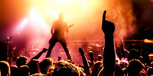 Lirik Dan Chord Lagu Kasih Jangan Kau Pergi Milik Bunga Band Kompas Com Line Today