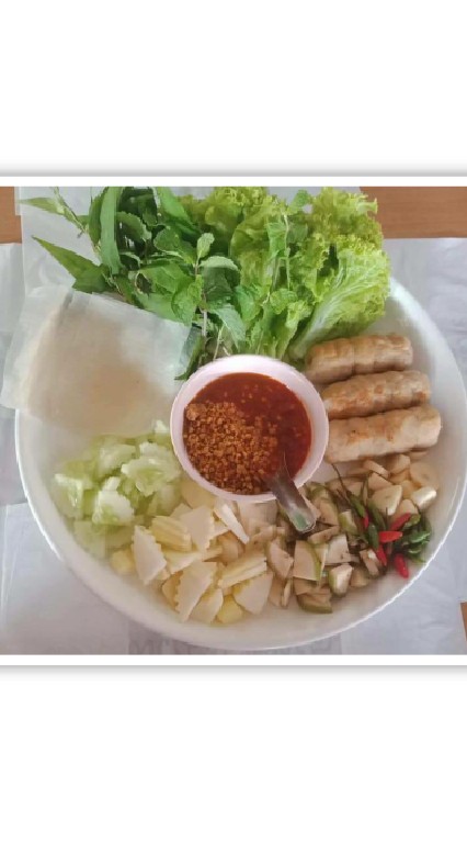 นิวตุ๊ก (แหนมเนือง) & เอแคลร์ (หอมนุ่ม)