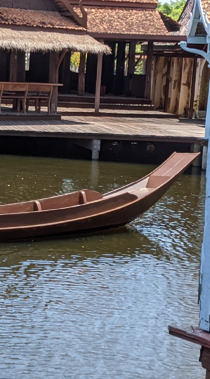 รวมคนพายเรือ แจวเรือ ถ่อเรือ หรือขับเรือยนต์ได้