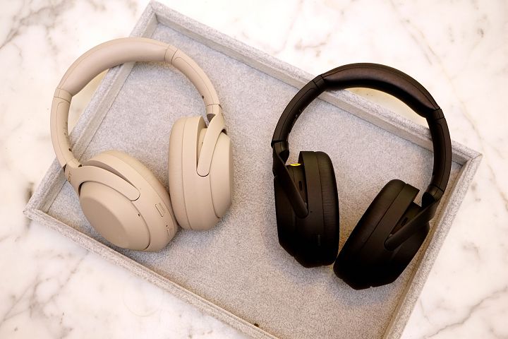 這次同樣推出黑、銀兩色，並沒有增加新的色系。