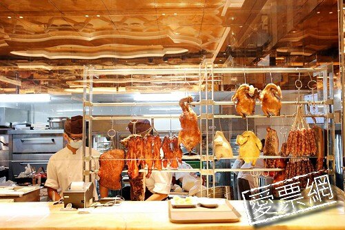 高雄、台中地區門市可自取，無法線上訂購門市自取。