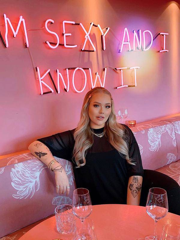 Nikkietutorials Instagram >> Beauty Vlogger Kondang Nikkie De Jager Mengaku Sebagai Nikkietutorials Instagram >> Beauty Vlogger Kondang Nikkie De Jager Mengaku Sebagai
