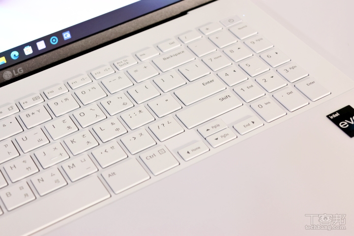 LG gram style 輕薄筆電登台，超特別炫彩外型、隱藏式觸控板十分有質感