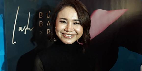 Populer Di Tik Tok Ini Lirik Dan Chord Lagu Terlalu Cinta Milik Rossa Kompas Com Line Today