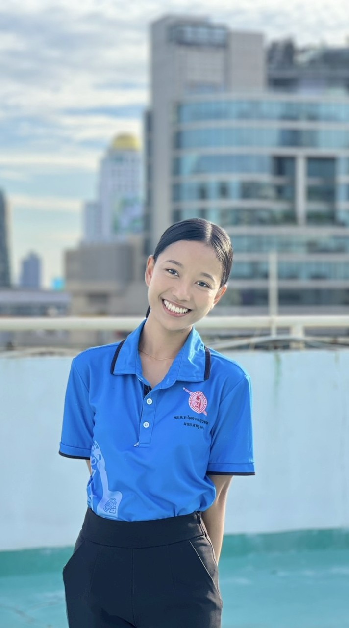 คุยกับนินิว