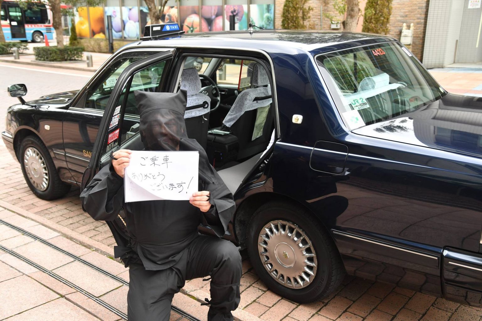 日本計程車八卦：怕你沒話聊！日本計程車司機把興趣秀出來？