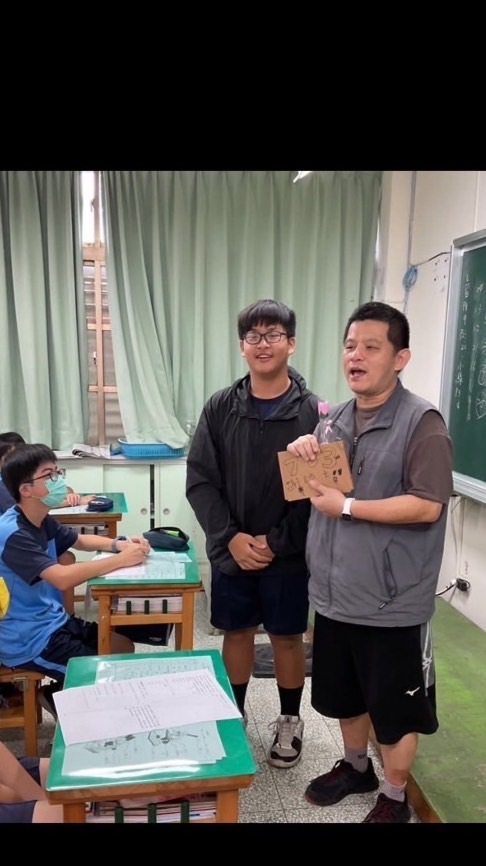 富沒識𝟛ㄍ小朋友T秀痠痠 融合慘慘