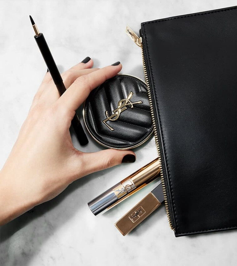 YSL新「唇彩調色機」引高科技彩妝趨勢！app訂製唇色＋皮革唇彩盤，天天是客製YSL唇妝