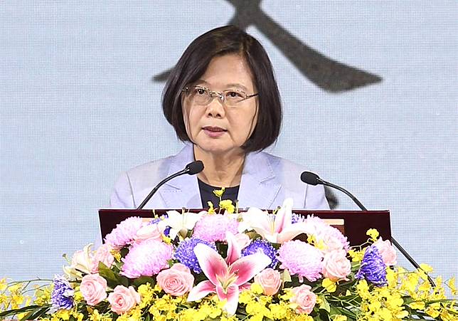 總統文化獎頒獎典禮，蔡總統僅致詞未頒獎即離開