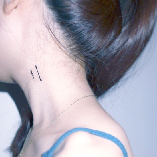 貼在圖案上，輕輕撕起就可以把圖案黏下來了 2.如果怕方法1很刺激皮膚的朋友，只要使用熱水澡熱度的熱水（30~40度），輕輕搓揉就可以把膠面融化去除 注意事項✡請詳細閱讀或者詢問，可完全接受才下標 ●下