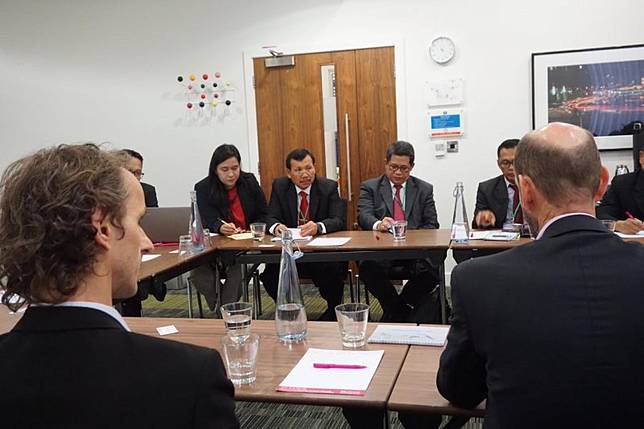 Hasil gambar untuk Indonesia Infrastructure Investment Forum (IIIF) 2019 di London, iwa karniwa