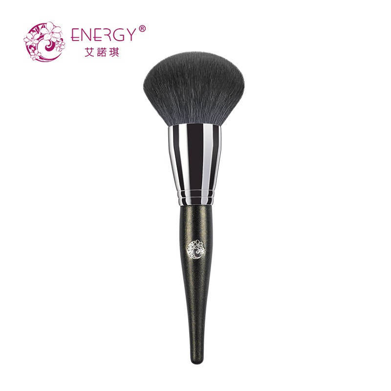 ※※注：本店為艾諾琪官方旗艦店，海外直購！※※艾諾琪并未委託授權平台任何一家店鋪，請認準正品下單！功能：粉餅刷拋光刷刷毛材質：細光鋒羊毛刷杆材質：木質口管材質：銅管銀色刷杆長度：長杆全長：210mm刷