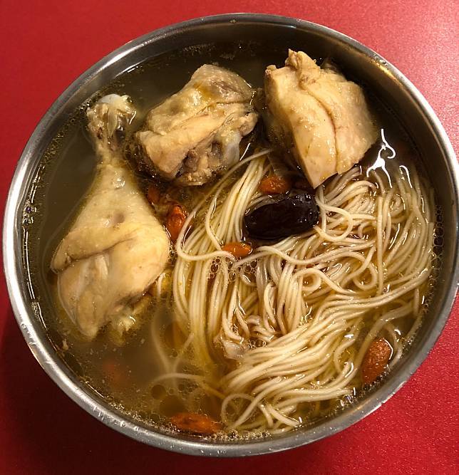 圖片來源：Walking su 藥膳麻油雞