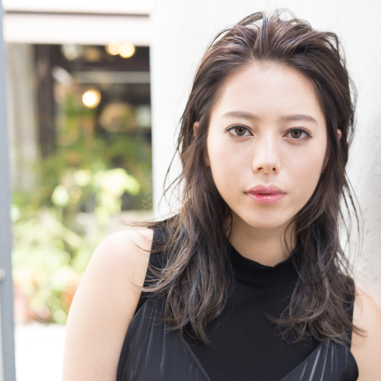 理想のもみあげで小顔 横顔美人