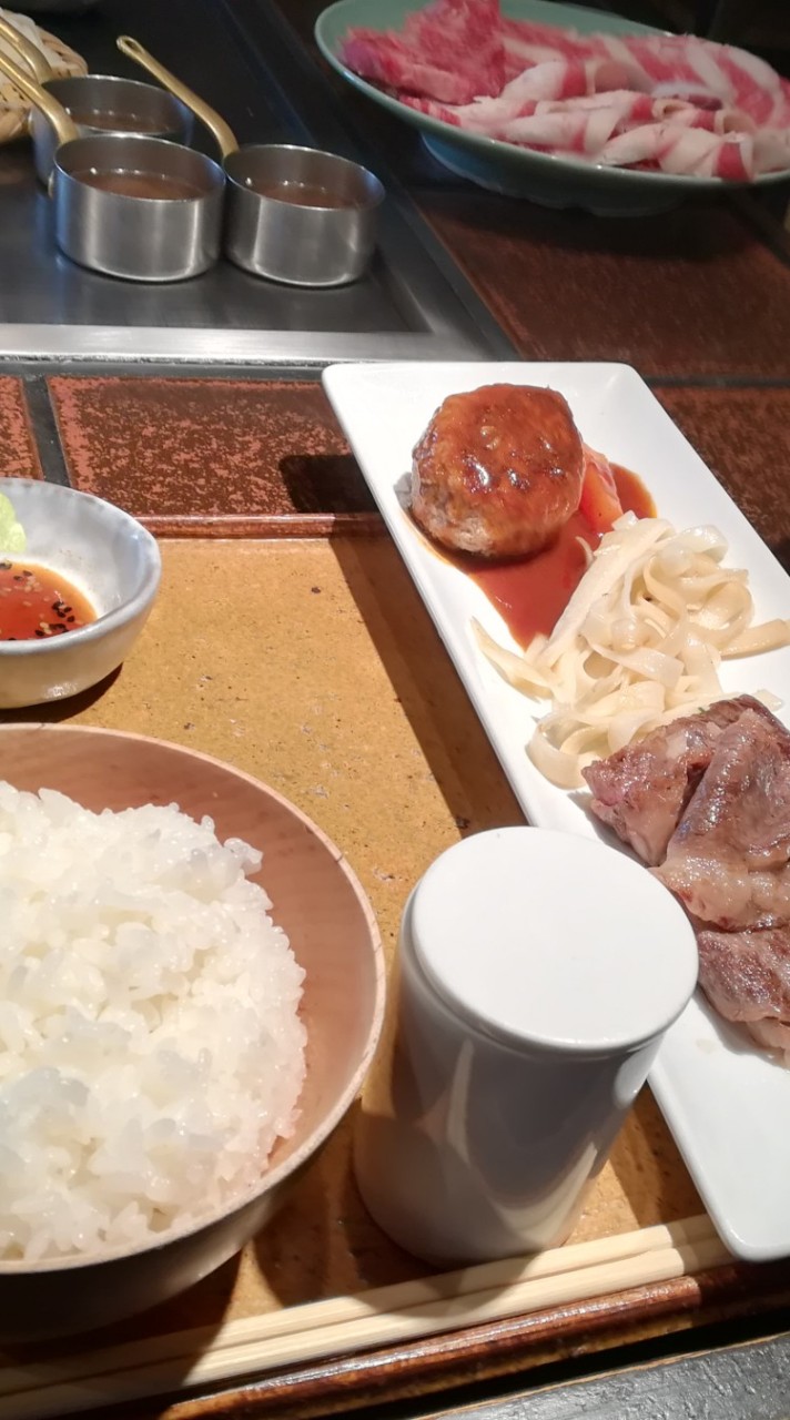 東京グルメ巡り交流会東京にある美味しいお店や ご当地グルメを巡る交流会です