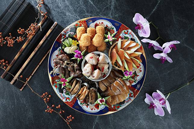 除夕初一初二推出的山海豪華拼盤(圖/山海樓)